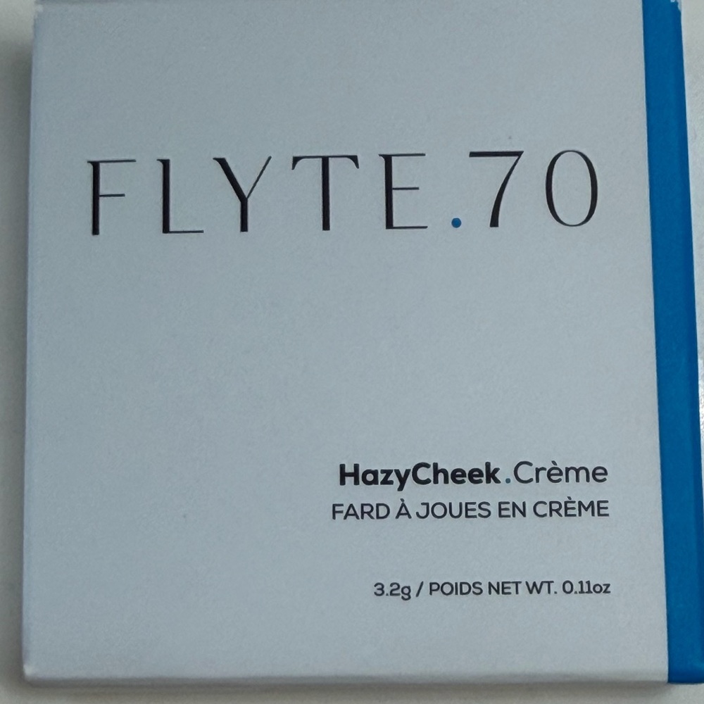 Flyte.70 HazyCheek Crème look of love NEW
